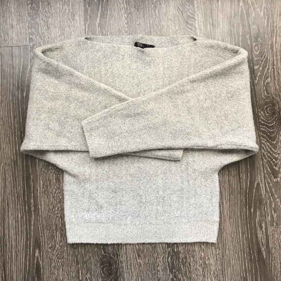 F21 Cold shoulder sweater - Picture 5 of 6